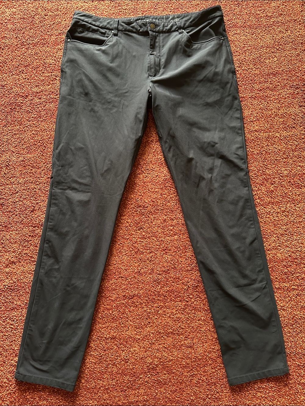 7 Diamonds Men's Black Chinos